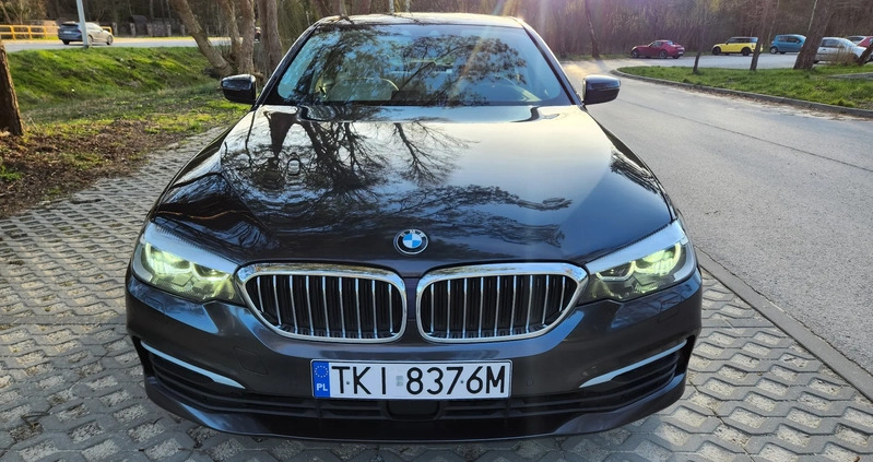 BMW Seria 5 cena 119998 przebieg: 161000, rok produkcji 2019 z Kielce małe 466